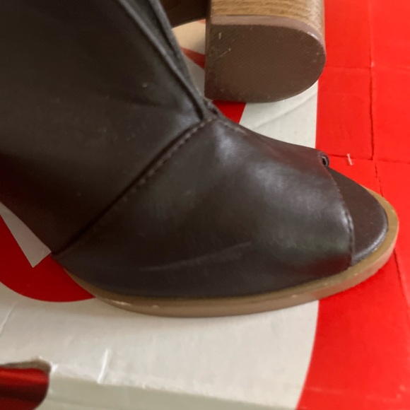 Lane Bryant Brown Chunk Heeled Bootie Size 8 - Picture 4 of 4